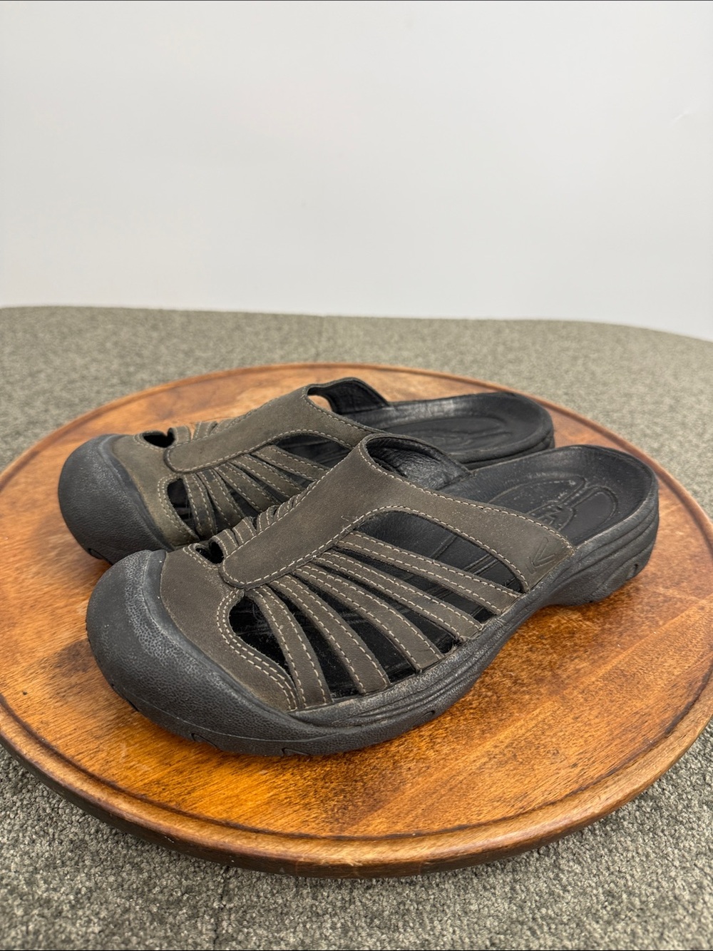 Keen Shoes Wm 9 Calistoga Leather Casual Slip-On Sandal Mule Clog Bumper Outdoor